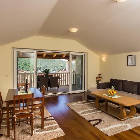 Apartman Dina